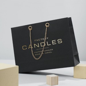 Luxuriöse schwarze Papiertüte mit Kettengriff